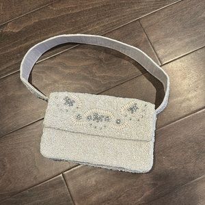 White shoulder bag